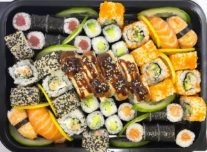 SET NR.2 consists of Nigiri, Hosomaki and Uramaki varieties